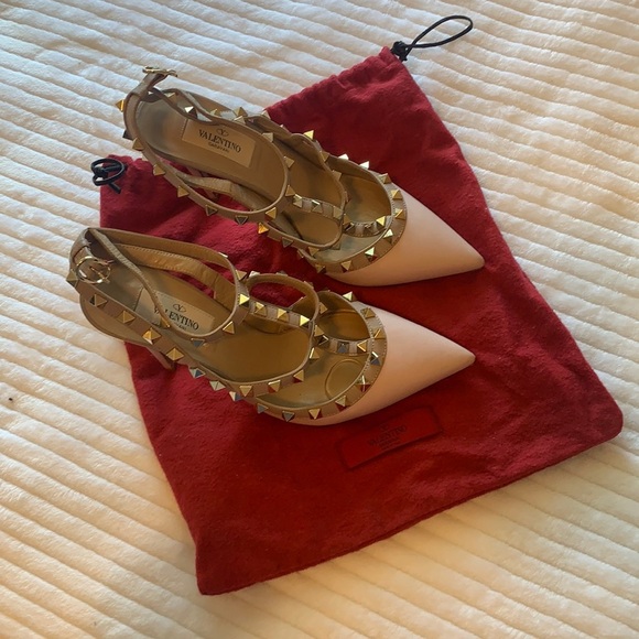 Valentino Garavani Rockstud Pump - Picture 1 of 5